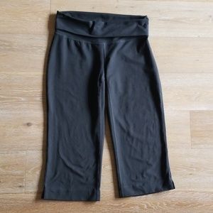 LUCY Capri Yoga Pants